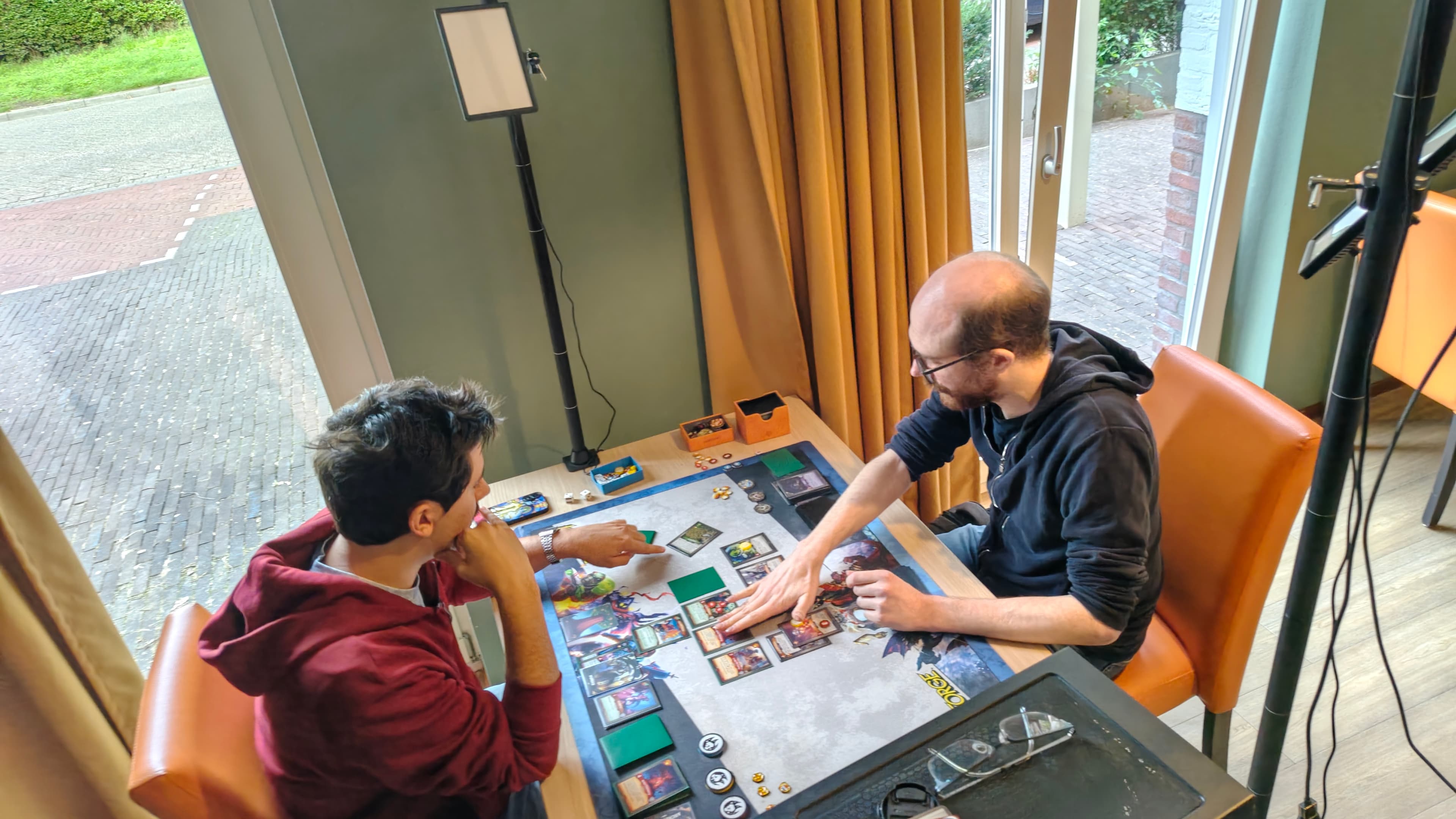 Intense 1-on-1 feature table match